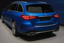 Mercedes C-sarja W206 2022– Takapuskurin suojalista Carmos mattapinta (SW, ruostumaton teräs) kuva 1