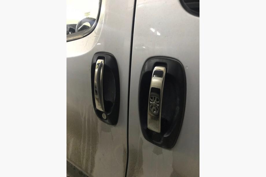 Peugeot Bipper 2008–2017 Ovenkahvan kromisuojat (4 kpl, ruostumaton teräs) Carmos - turkkilainen teräs Image