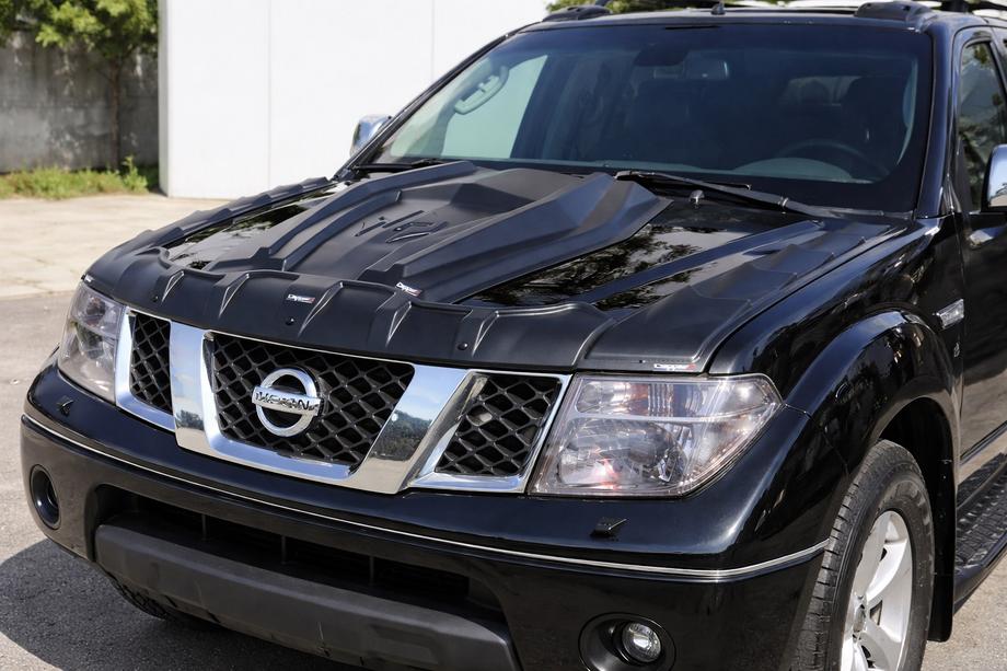 Nissan Navara 2006–2015 Konepellin suojalistojen sarja DRAGON (3 kpl) Image