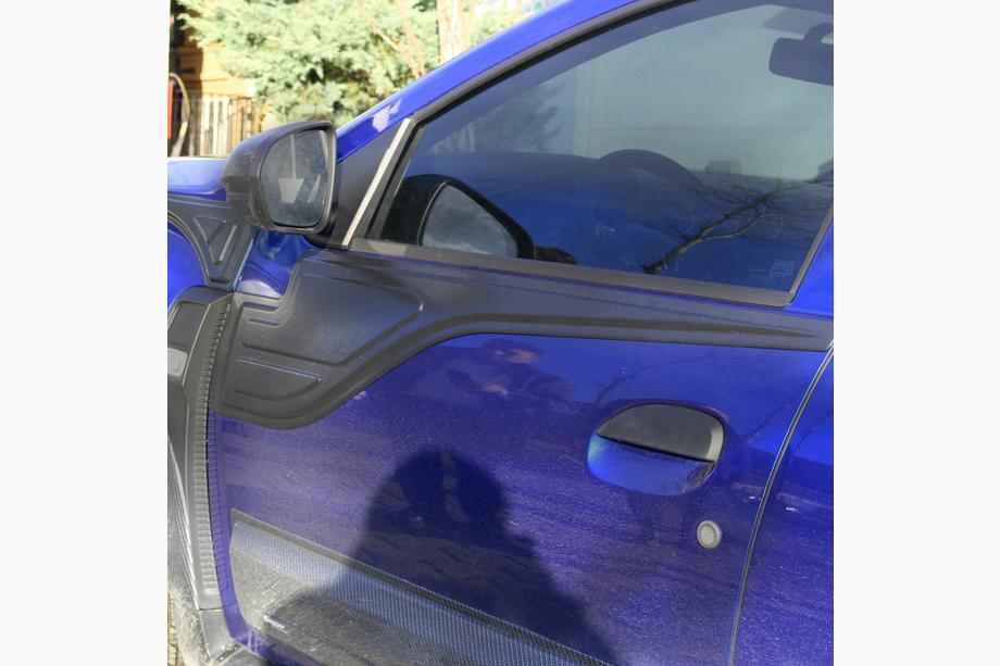Dacia Duster 2018–2024 Ovien ylälistat (4 kpl) Kuva 3