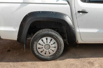 Volkswagen Amarok 2010–2022 EuroCap lokasuojan levikkeet (ABS, pulttikiinnitys) kuva 4
