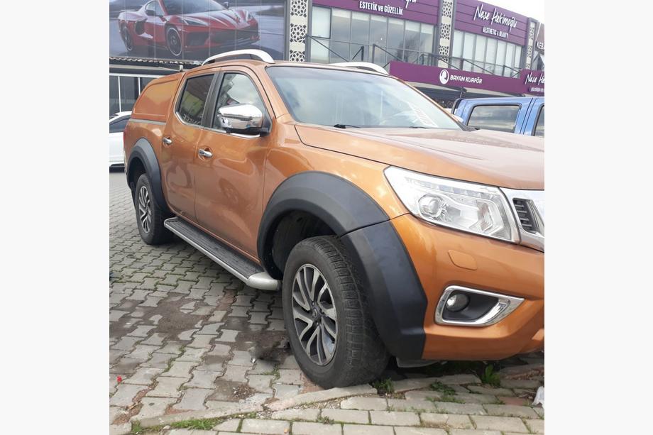 Nissan Navara/NP300 2016– Lokasuojan levikkeet ilman AdBlue (EuroCap) Image
