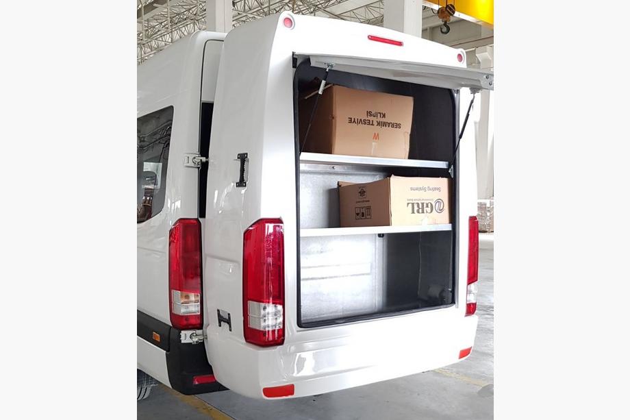 Hyundai H350 2014– Kattoteline Image