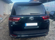 Toyota Land Cruiser 200 2007–2021 Restyling-sarja LC 300 High-Line -malliin (täysi sarja) kuva 11