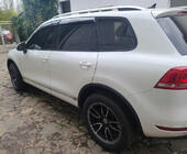 Volkswagen Touareg 2010–2018 Tuuliohjaimet kromilistalla (4 kpl, Niken) kuva 1