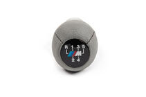 BMW 5-sarja E34 1988–1995 OEM-vaihdekepin nuppi (keinonahka, sileä harmaa) kuva 4
