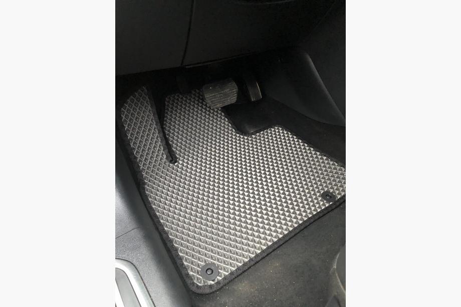 Citroen C-5 2008–2017 EVA-lattiamatot (mustat) Image