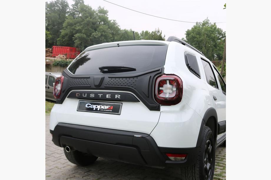 Renault Duster 2018–2024 Muovinen takaluukun lista (1 kpl) Image