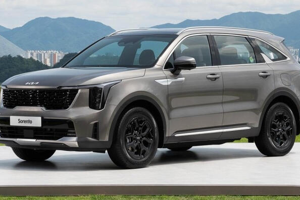 Uudistettu KIA Sorento 2024 -crossover