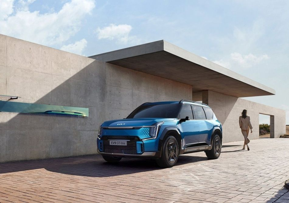 Seitsemänpaikkainen sähköinen crossover Kia EV9