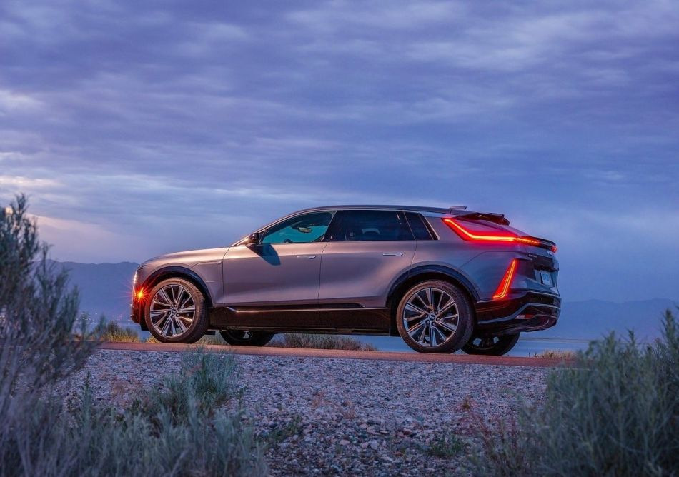 Uusi sähköinen Cadillac Lyriq -crossover
