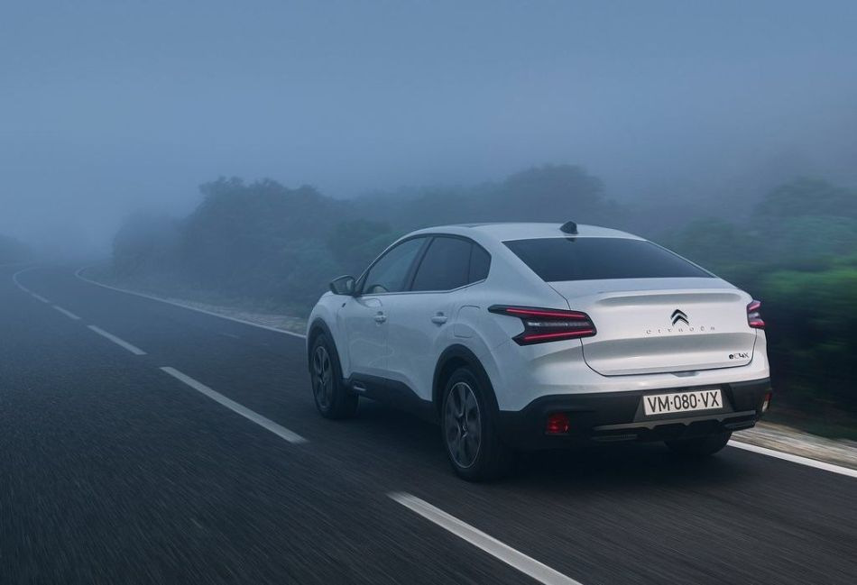 Koeajo: 'crossover'-sedan Citroen C4 X