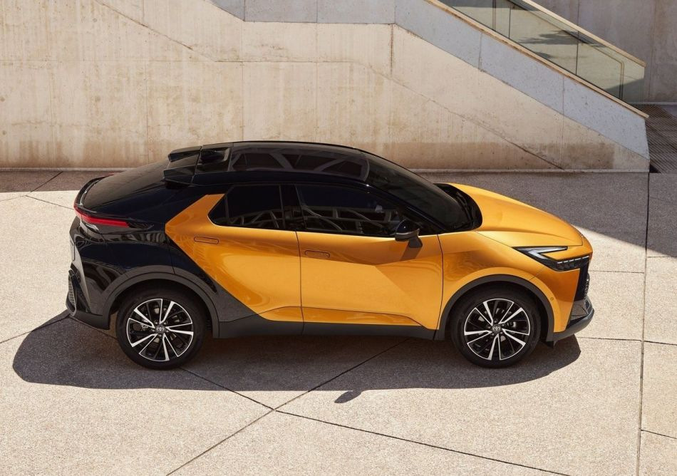 Katsaus kompaktin crossoverin Toyota C-HR:n toiseen sukupolveen