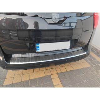 Takapuskurin suojalista Carmos (ruostumaton teräs) Peugeot 5008 2009–2016 kuva 1