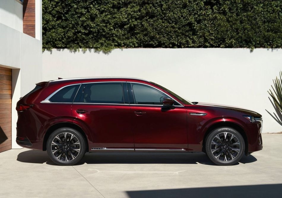 Koeajo: täysikokoinen katumaasturi Mazda CX-90