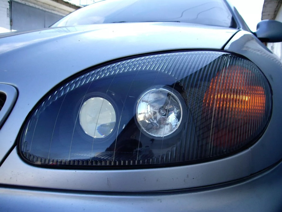 Auton ajovalojen tuning: hyödyt ja vaihtoehdot