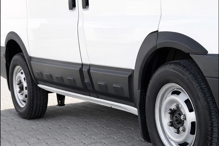 Ford Transit 2000–2014 Lokasuojan kaarilistat EuroCap 2006-2013 (6 kpl, ABS, lyhyt akseliväli) Image