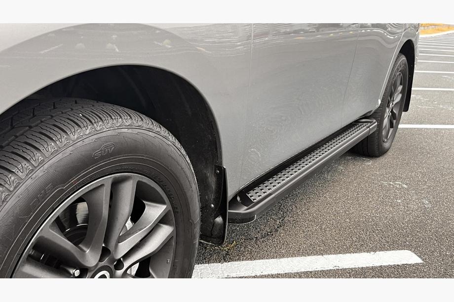 Nissan Armada 2016–2024 Sivuporrassarja New Vision Grey (2 kpl, alumiini) Image