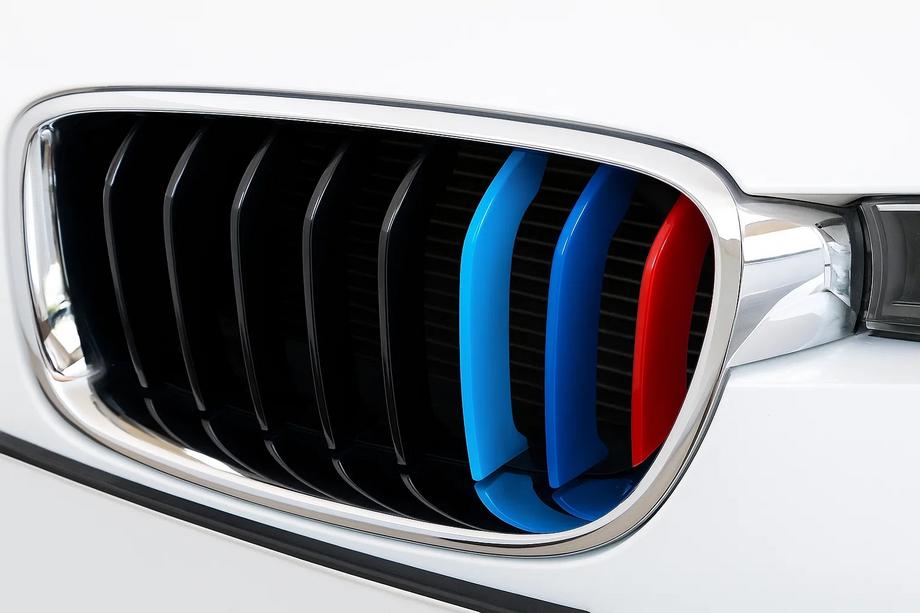 BMW 3-sarja F30/F31 2012–2019 Säleikön listat 8-lamelliseen säleikköön (3 kpl) Image