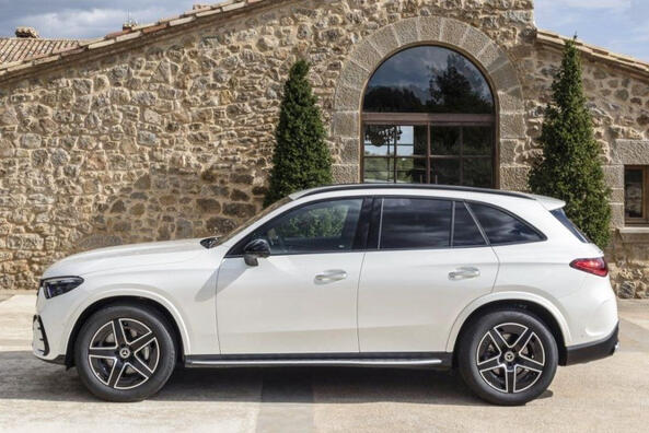 Koeajo: toisen sukupolven Mercedes-Benz GLC -nelivetocrossover Kuva 2