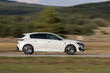 Katsaus kompaktiin sähköiseen hatchbackiin Peugeot e-308 kuva 3