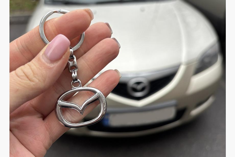 Mazda Metallinen avaimenperä Mazda-logolla Image
