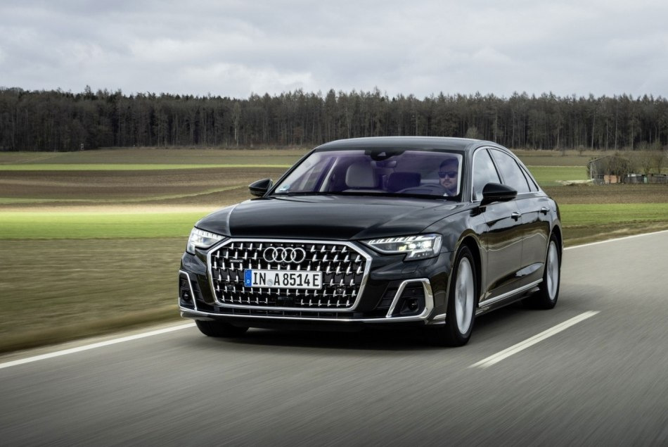 Koeajo: päivitetty nelivetoinen Audi A8 -sedan