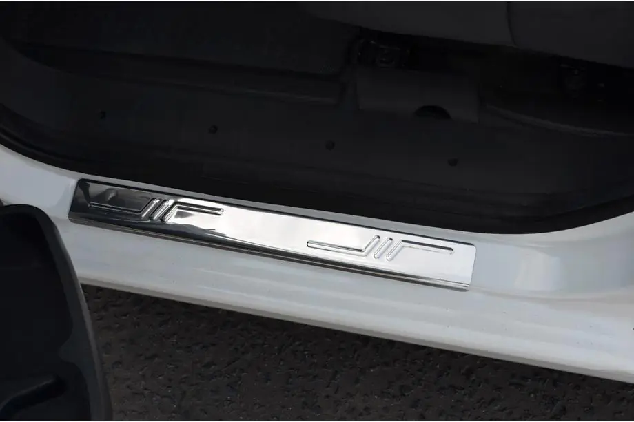 Peugeot Bipper 2008–2017 OmsaLine kromikynnyslistat (2 kpl, ruostumaton teräs) Kuva 5
