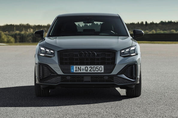 Katsaus kompaktin Audi Q2 -crossoverin