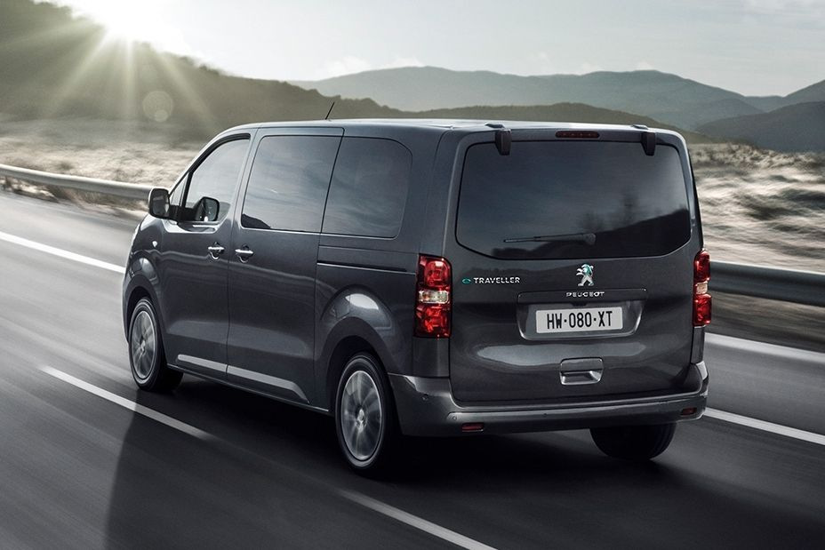 Peugeot e-Traveller -sähköminibussin koeajo