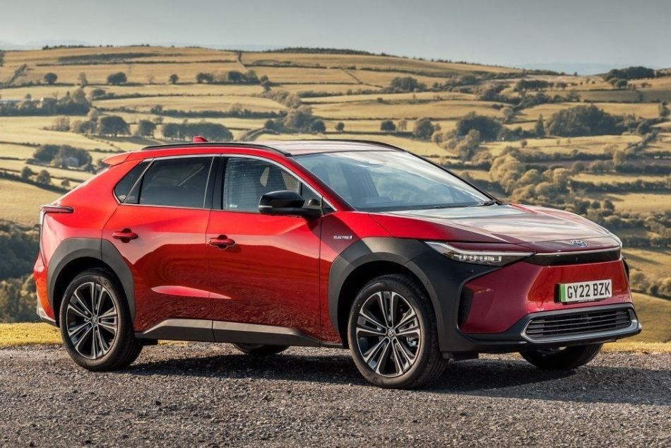 Koeajo: sähköinen crossover Toyota bZ4X
