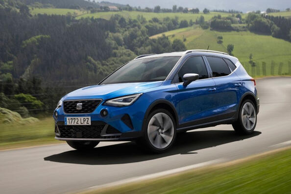 Katsaus päivitettyyn kompakticrossoveriin SEAT Arona