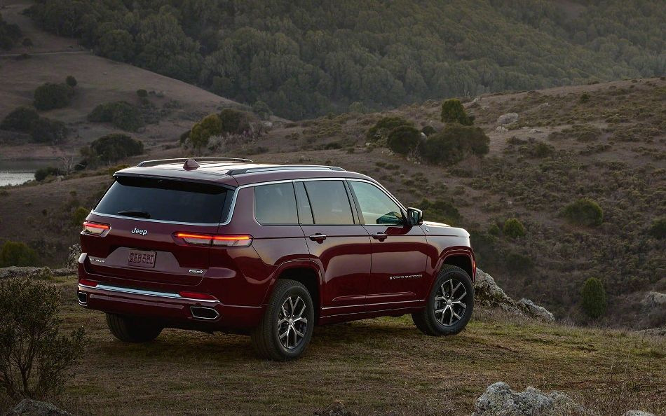 Jeep Grand Cherokee L -koeajo: ylellisyyttä ja voimaa
