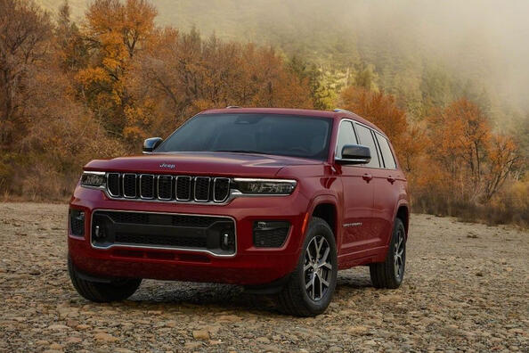Jeep Grand Cherokee L -koeajo: ylellisyyttä ja voimaa