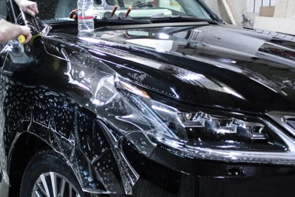 Kiveniskukalvot autoon: suojaa autosi vaurioilta
