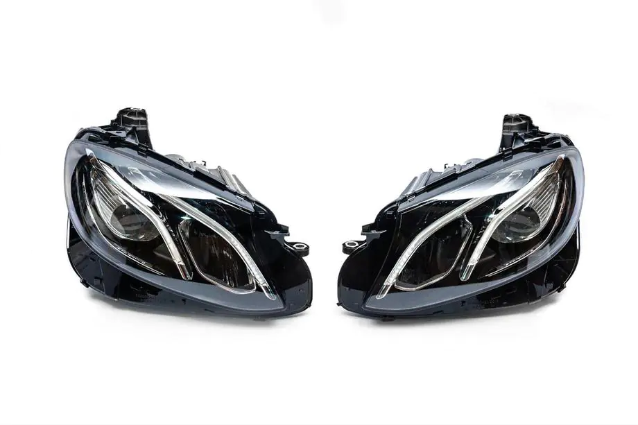 Mercedes E-class W213 2016–2023 OEM-ajovalot 2016-2020 (2 kpl, ilman ohjainyksiköitä, LED) Image