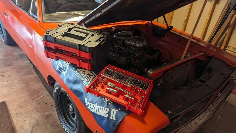 Mitä työkaluja autossa tulisi olla?