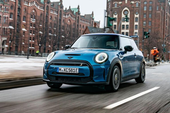Koeajo: kompakti sähköinen hatchback MINI Hatchback Electric