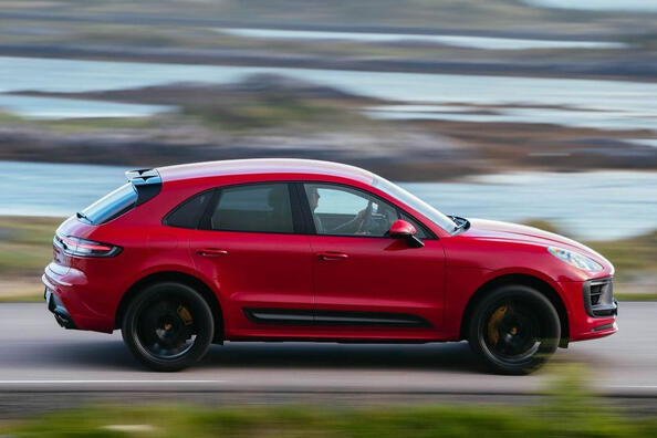 Päivitetty nelivetoinen Porsche Macan -crossover