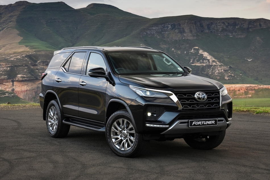 Toyota Fortuner: modernin maastoauton ilmentymä