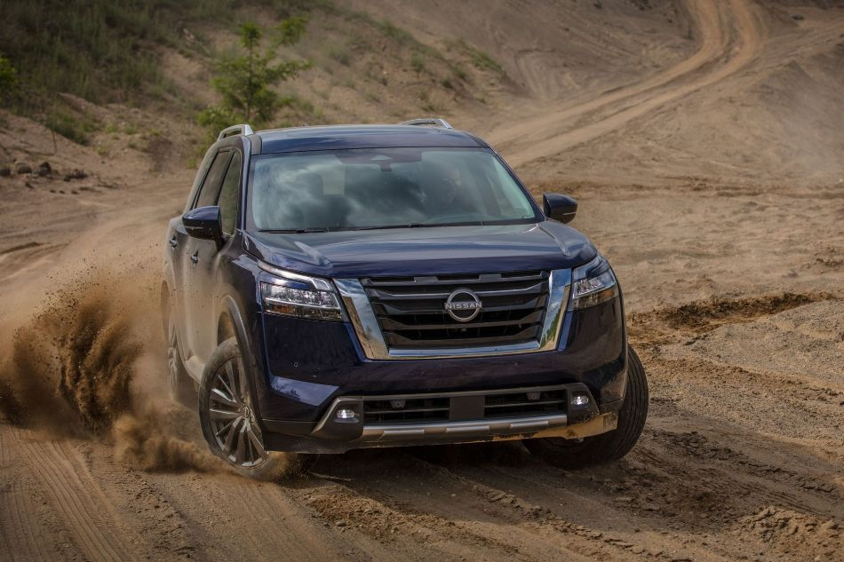 Katsaus viidennen sukupolven Nissan Pathfinder -katumaasturiin