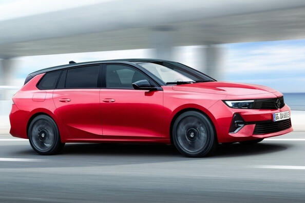 Koeajo: sähköinen Opel Astra Sports Tourer Electric -farmari