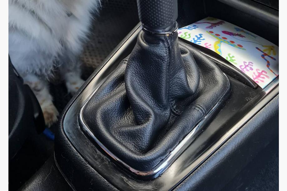 Volkswagen Golf 4 1997–2006 Nahkainen vaihdekepin suojapussi Image