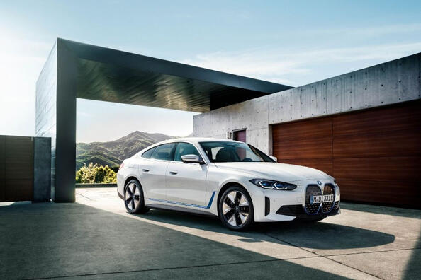 BMW i4 -sähköliftbackin koeajo