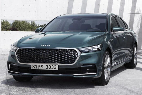 KIA K9 -sedanin katsaus