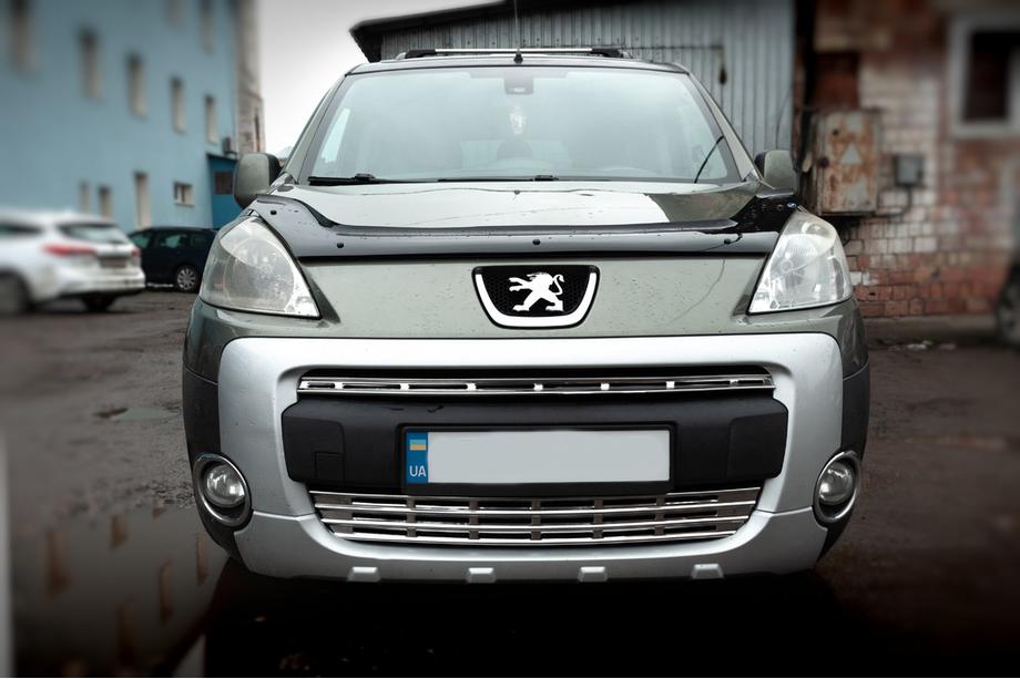 Peugeot Partner Tepee 2008–2018 Etusäleikön listat (2-os., ruostumaton teräs) OmsaLine – italialainen ruostumaton teräs Image