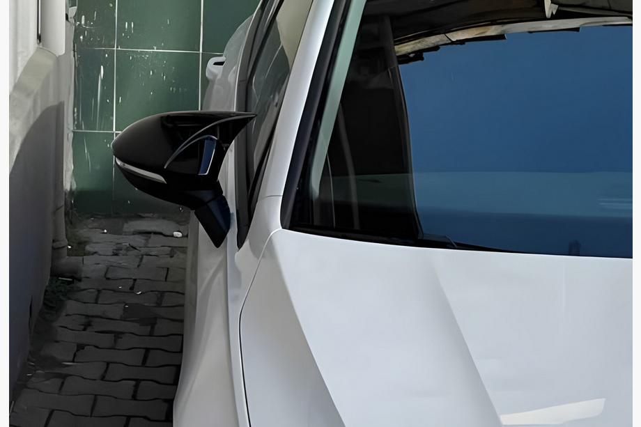 Volkswagen Golf 8 2019– Peilinkuoret RLine-Look (2 kpl) Kuva 7