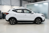 MG ZS 2017–2024 BlackLine-sivuporrast (2 kpl, alumiini) kuva 1