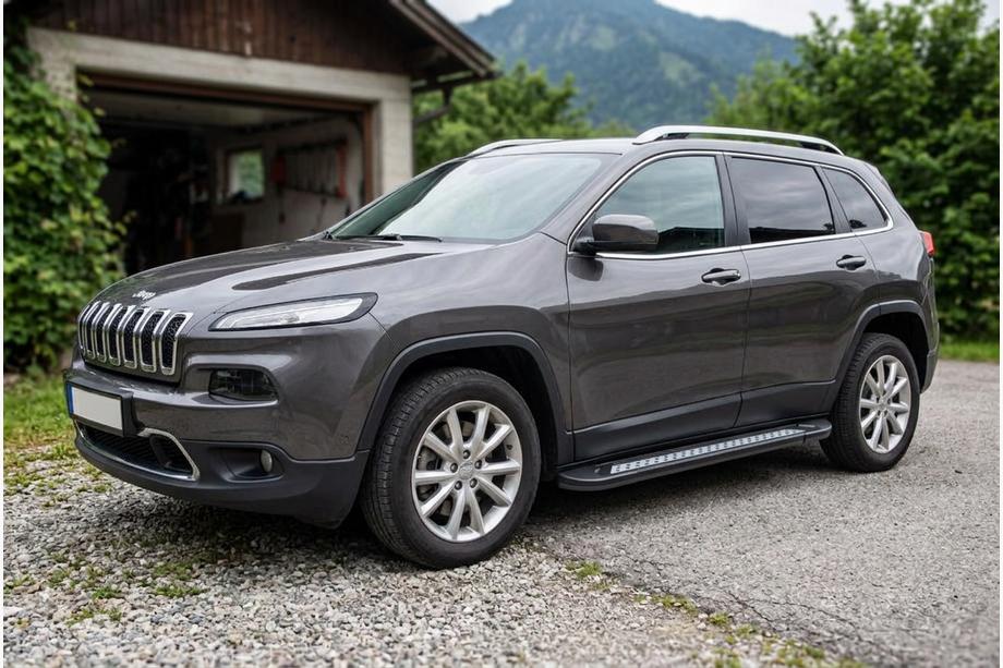 Jeep Cherokee KL 2013– Sivuporrastangot Vision New Black (2 kpl, alumiini) Kuva 1