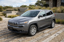Jeep Cherokee KL 2013– Bosphore Black -sivuastinlaudat (2 kpl, alumiini) kuva 1